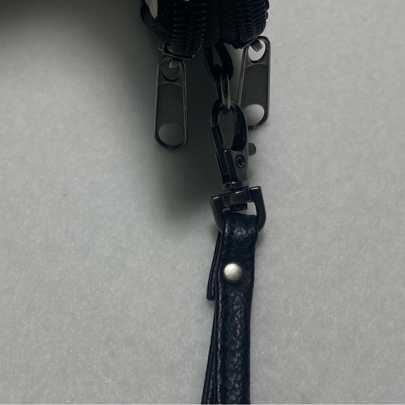 Disney Loungefly Alice In Wonderland Wristlet Purse Coin Tea Cup Mad Hat - Picture 5 of 11